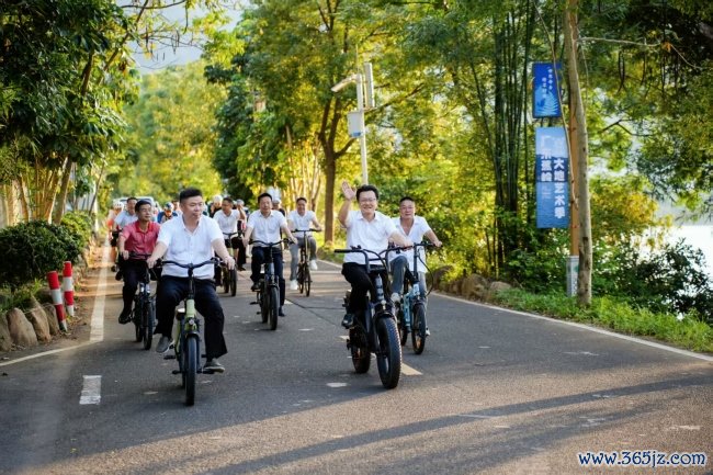 六五环境日，蕉岭向地面广告： 第二届广东蕉岭地面艺术季运行！